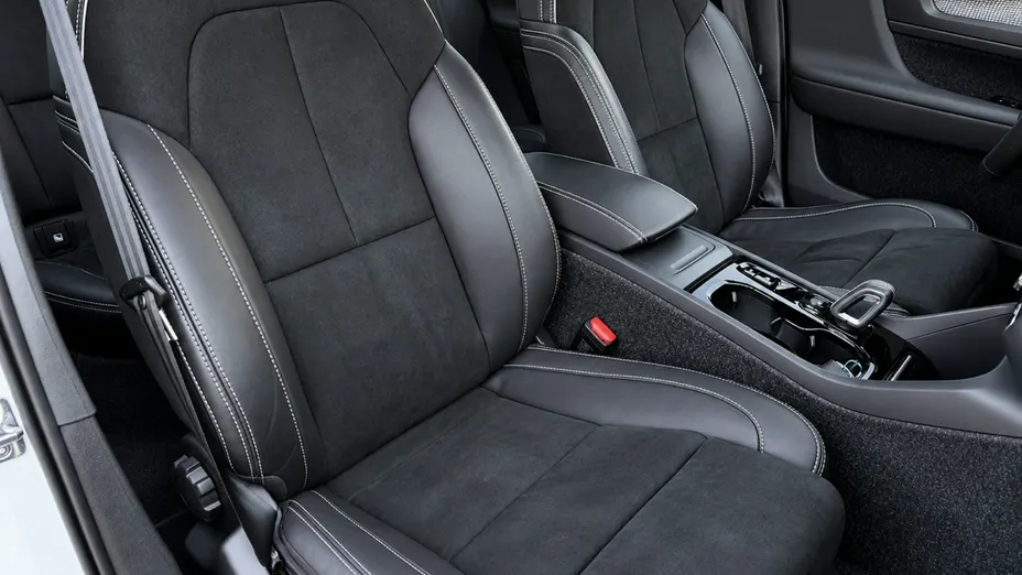 VOLVO XC40 -