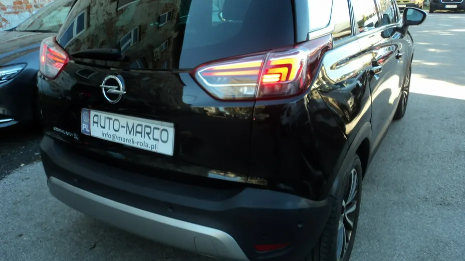 OPEL Crossland X -