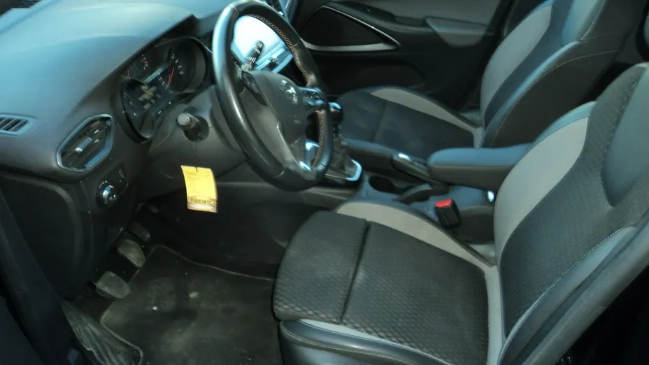 OPEL Crossland X -