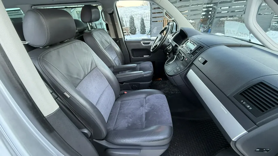 VOLKSWAGEN Multivan -