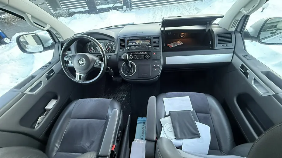 VOLKSWAGEN Multivan -