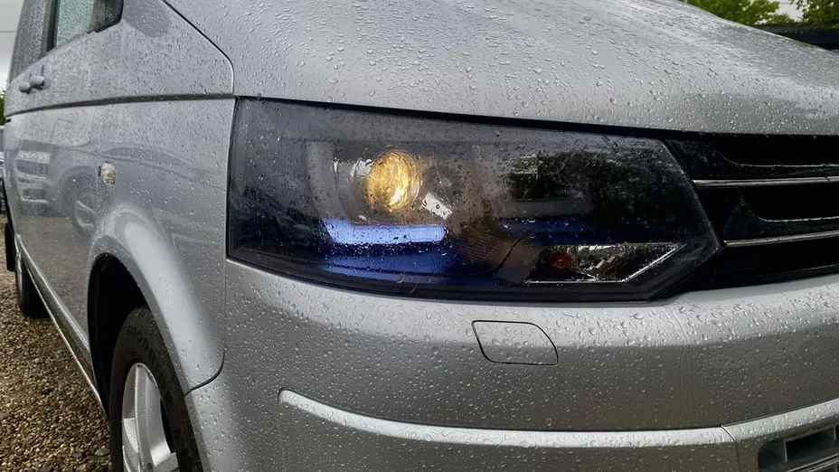 VOLKSWAGEN Multivan -