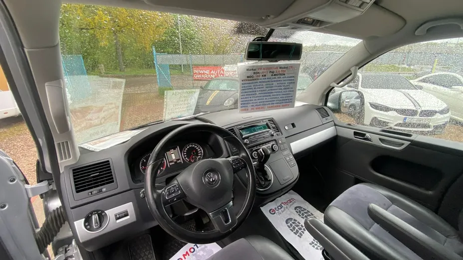 VOLKSWAGEN Multivan -