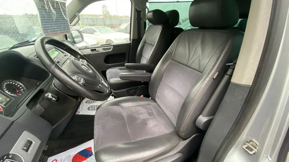 VOLKSWAGEN Multivan -