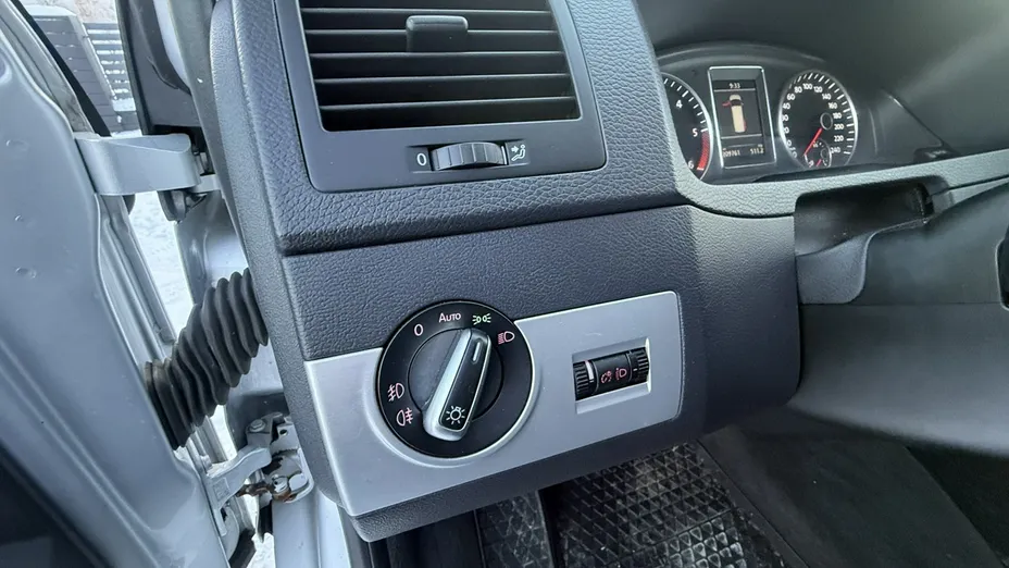 VOLKSWAGEN Multivan -