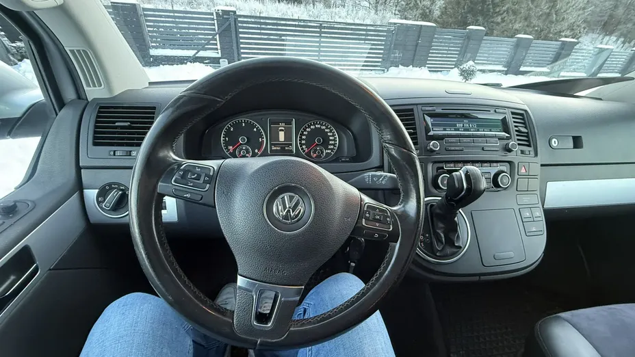 VOLKSWAGEN Multivan -