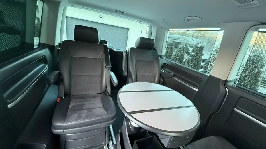 VOLKSWAGEN Multivan -