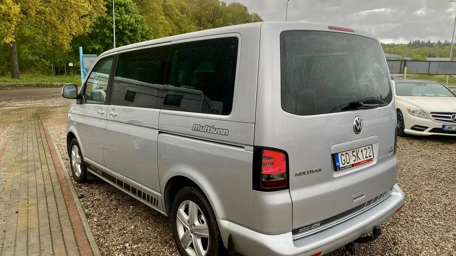 VOLKSWAGEN Multivan -