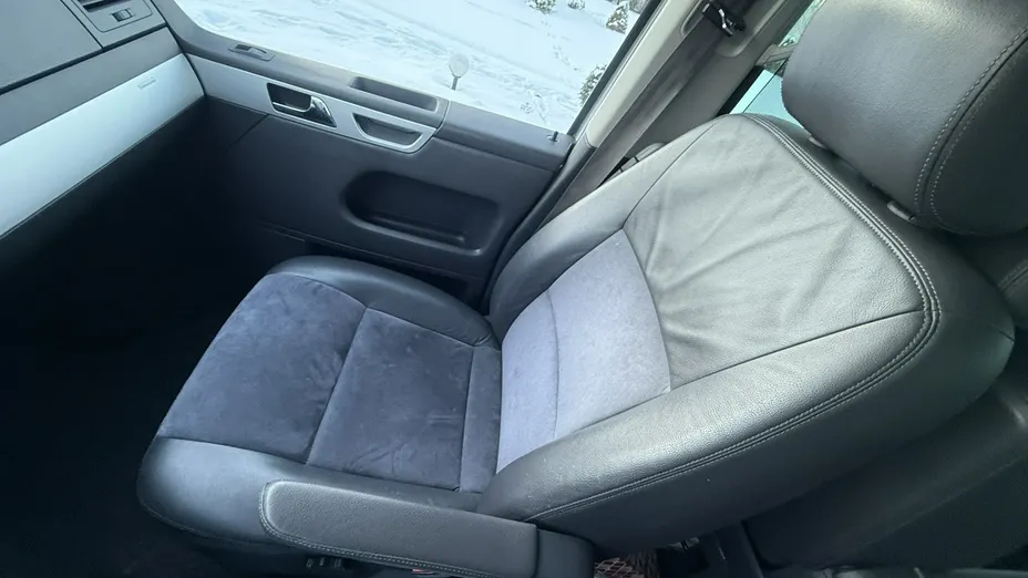 VOLKSWAGEN Multivan -