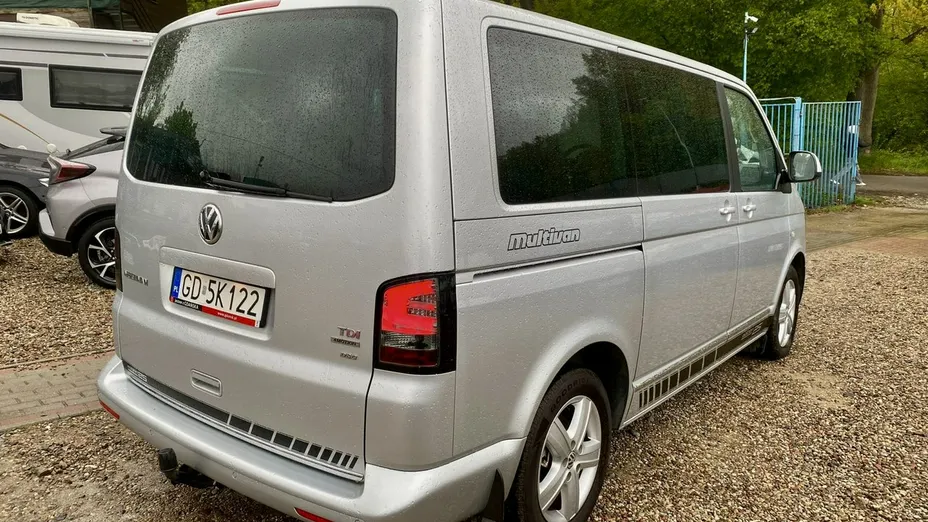 VOLKSWAGEN Multivan -