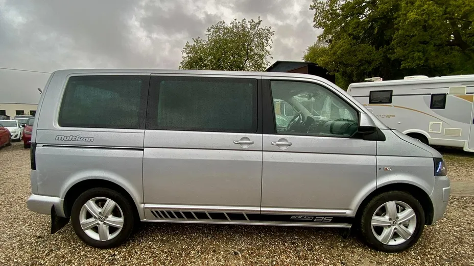 VOLKSWAGEN Multivan -