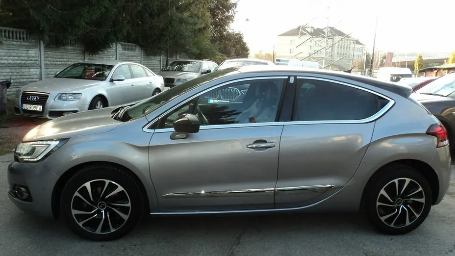 CITROEN DS4 -