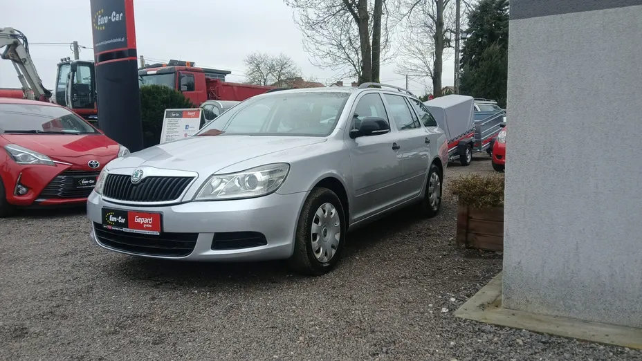 SKODA Octavia -