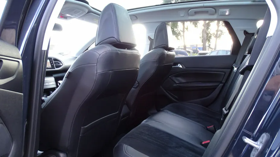 PEUGEOT 308 -