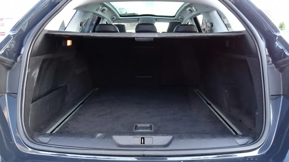 PEUGEOT 308 -