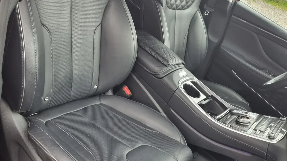 HYUNDAI Santa Fe -