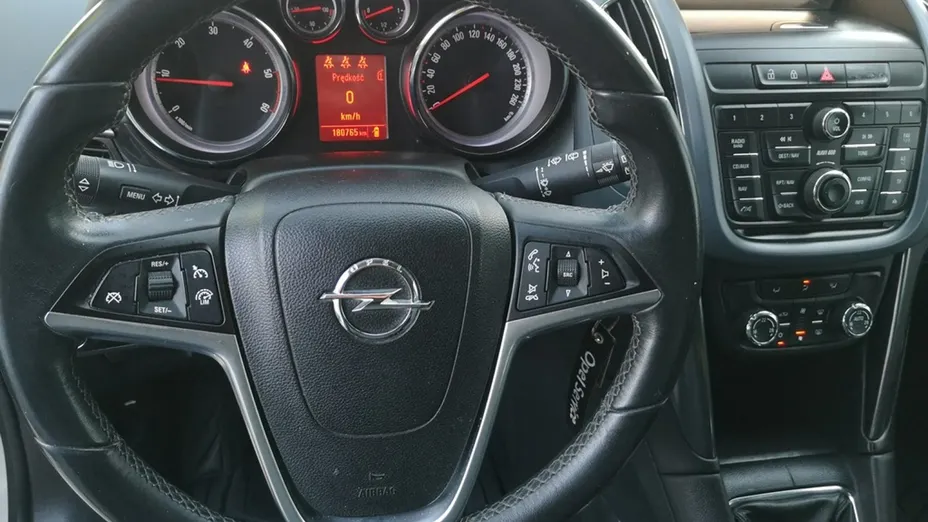 OPEL Zafira -