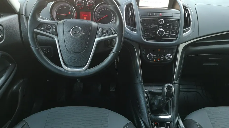 OPEL Zafira -