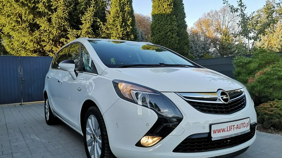 OPEL Zafira -