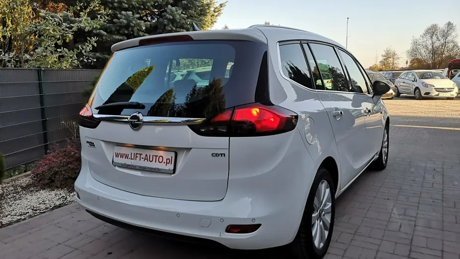 OPEL Zafira -