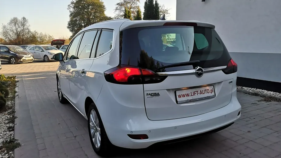OPEL Zafira -