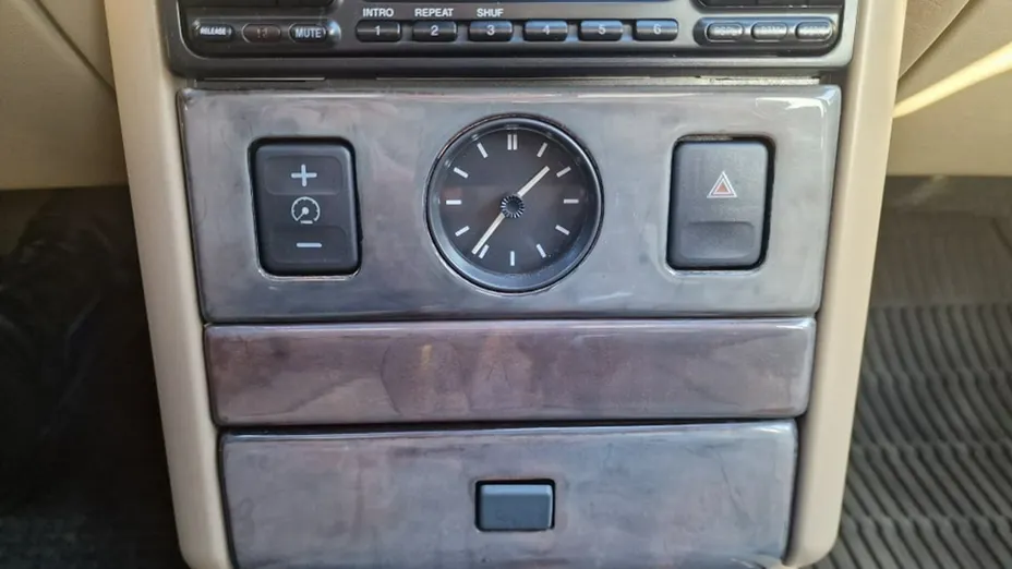ROVER 827 -