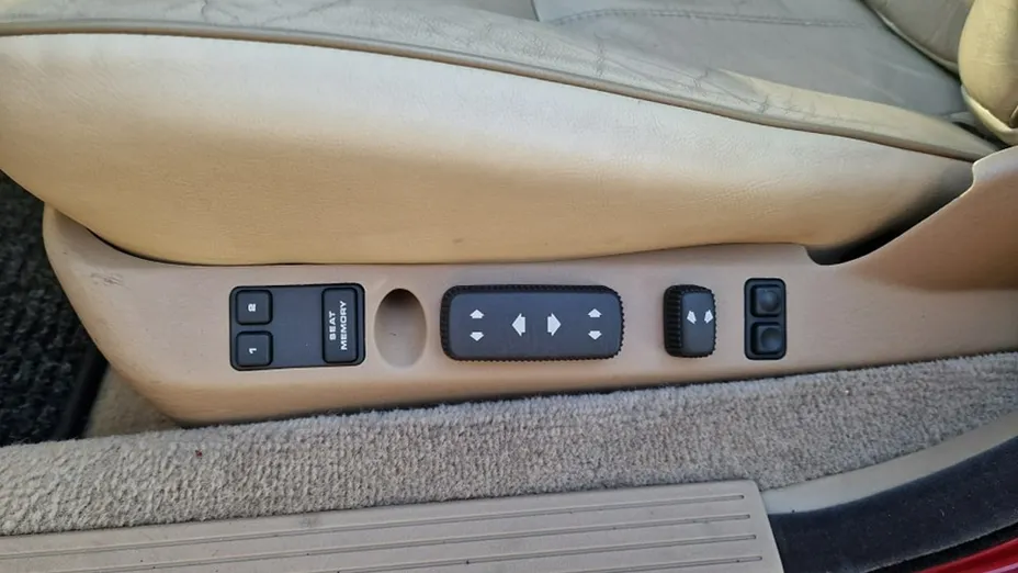 ROVER 827 -