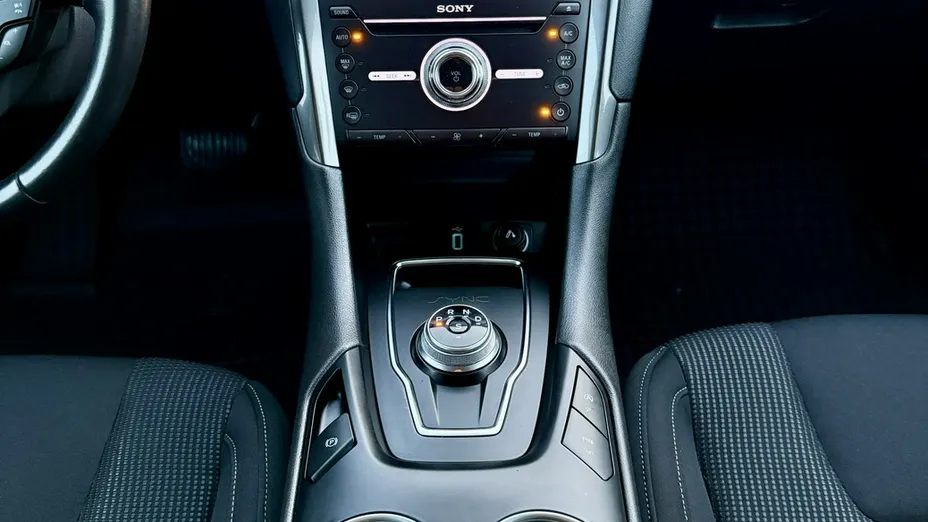 FORD Mondeo -