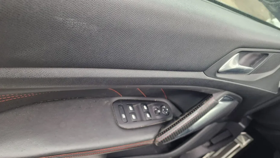 PEUGEOT 308 -
