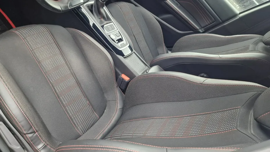 PEUGEOT 308 -