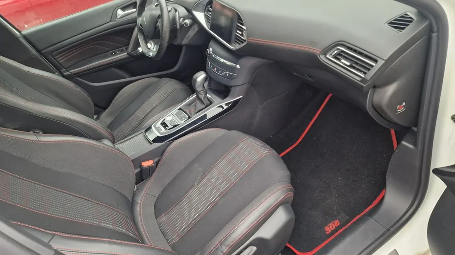 PEUGEOT 308 -