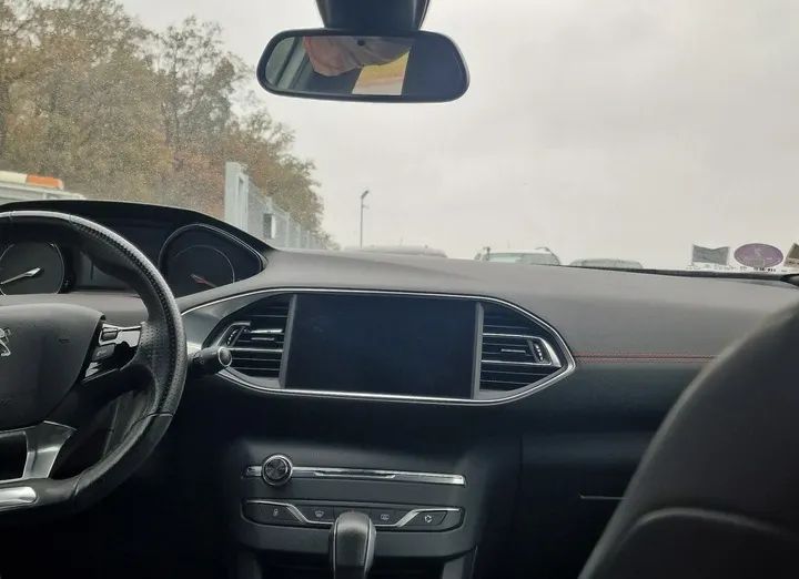PEUGEOT 308 -