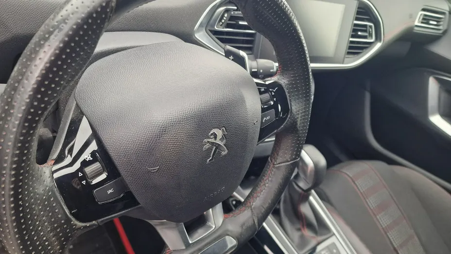 PEUGEOT 308 -