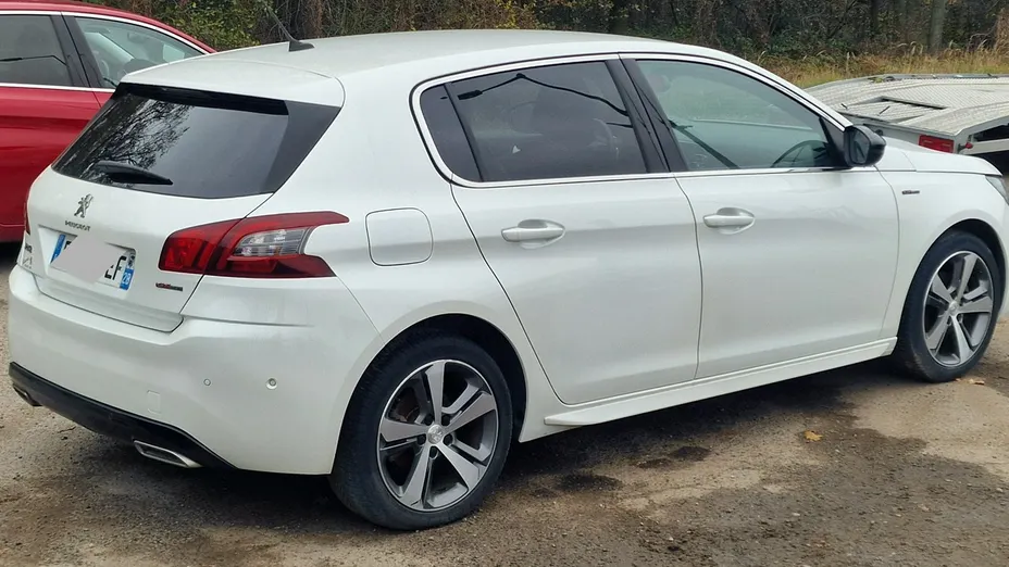 PEUGEOT 308 -