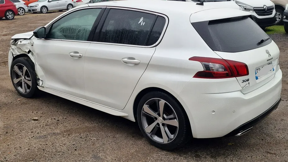 PEUGEOT 308 -