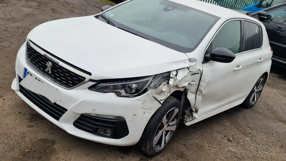 PEUGEOT 308 -