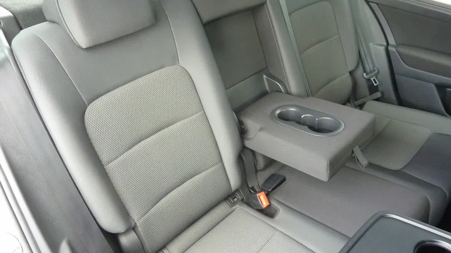 VOLKSWAGEN Golf Sportsvan -