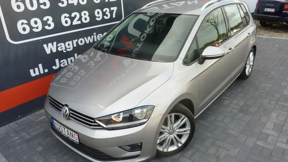 VOLKSWAGEN Golf Sportsvan -