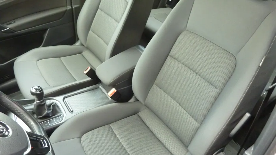 VOLKSWAGEN Golf Sportsvan -