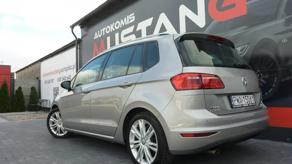 VOLKSWAGEN Golf Sportsvan -