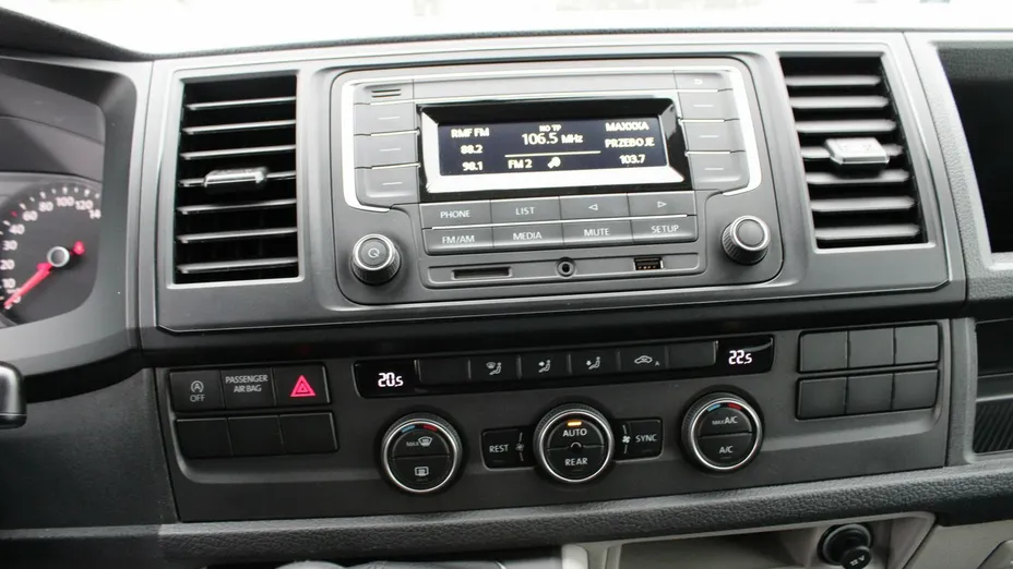 VOLKSWAGEN Caravelle -