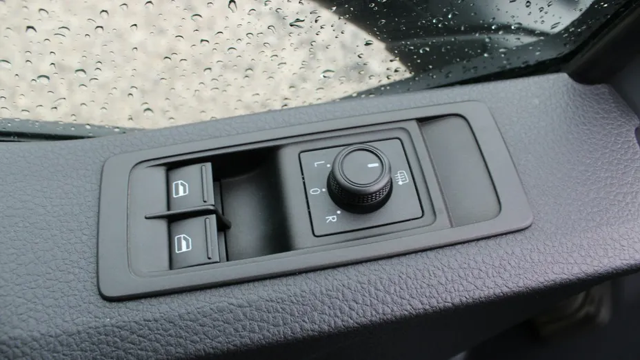 VOLKSWAGEN Caravelle -