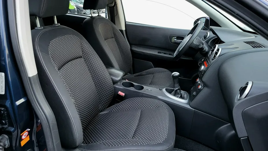 NISSAN Qashqai -