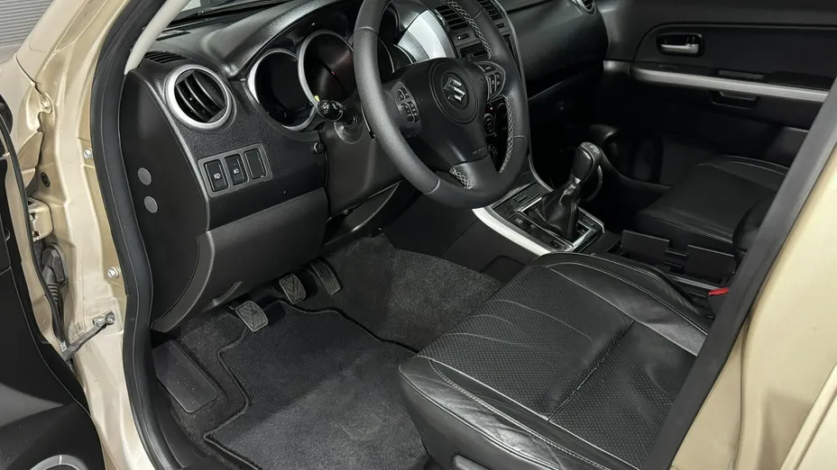 SUZUKI Grand Vitara -