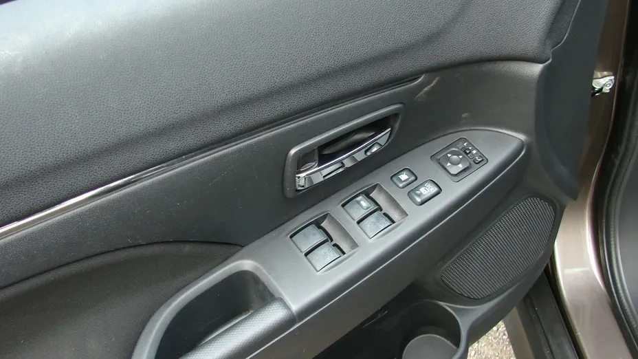 MITSUBISHI ASX -