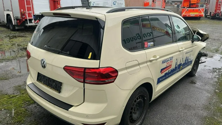 VOLKSWAGEN Touran -