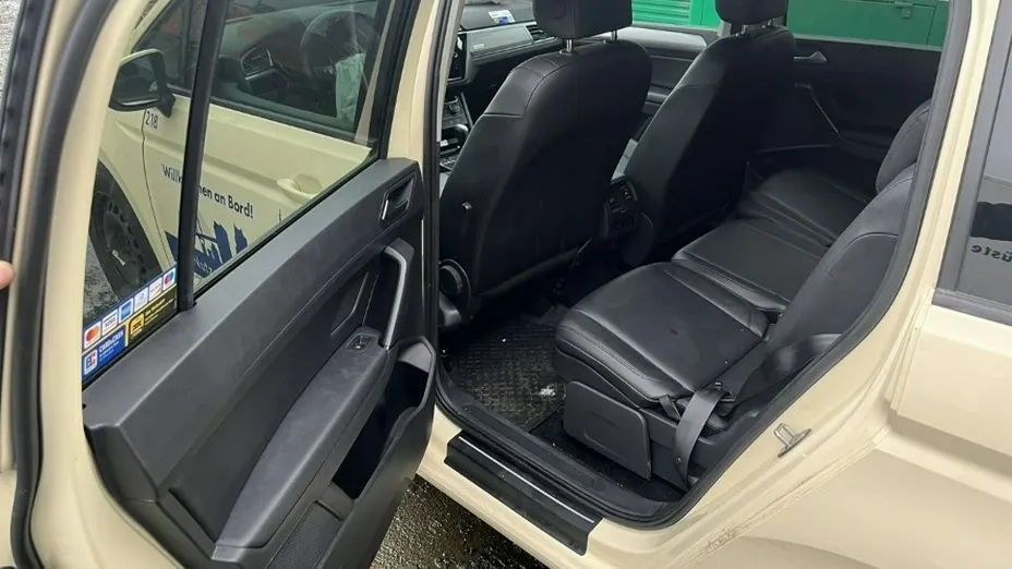 VOLKSWAGEN Touran -