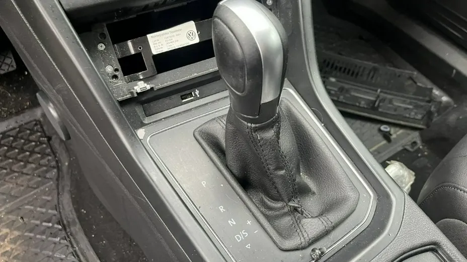 VOLKSWAGEN Touran -