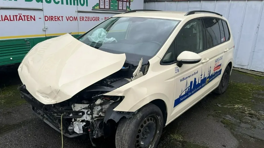 VOLKSWAGEN Touran -