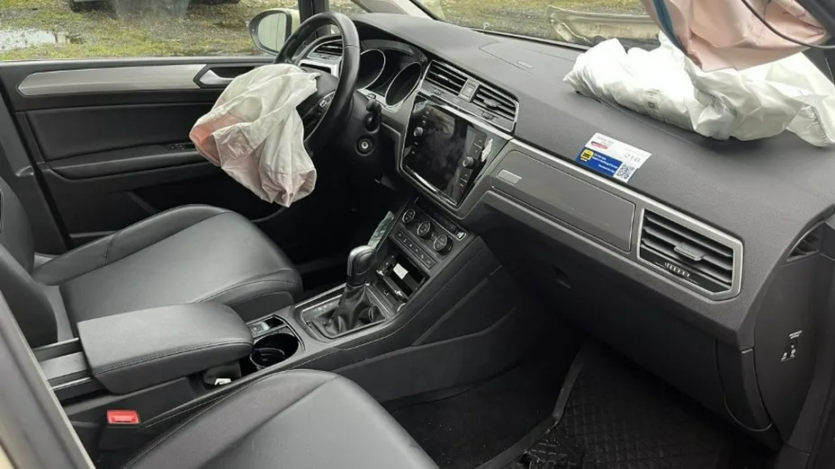 VOLKSWAGEN Touran -
